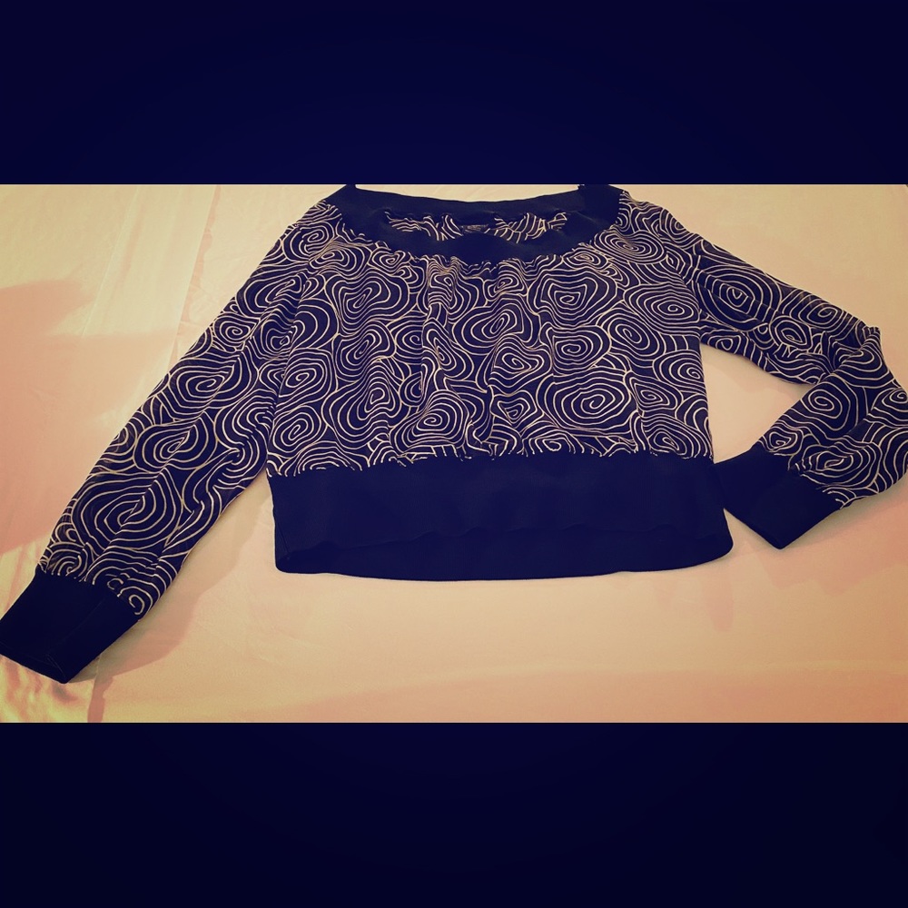 Psychedelic black and white blouse